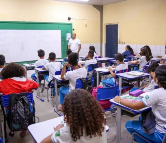 Fundeb e arrecadação tributária impulsionam crescimento dos investimentos na educação brasileira