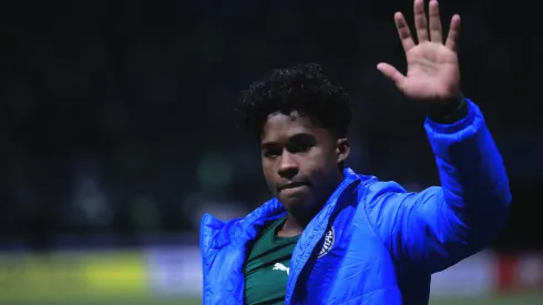 Endrick será emprestado pelo Real Madrid para um destino inesperado após sua saída do Palmeiras, afirma site.
