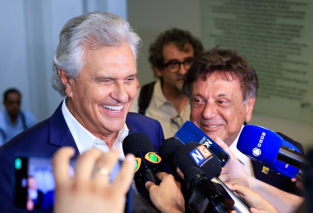 Adib Elias toma posse defendendo Caiado presidente e Daniel Vilela governador 